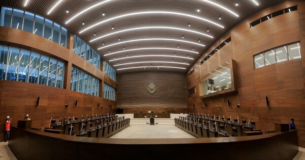 Contra De Los Delitos Informáticos